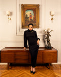 Elegant black dress with a classic and versatile design